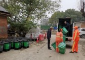 馬池墩社區(qū)更換分類垃圾桶，助力文明城市創(chuàng)建